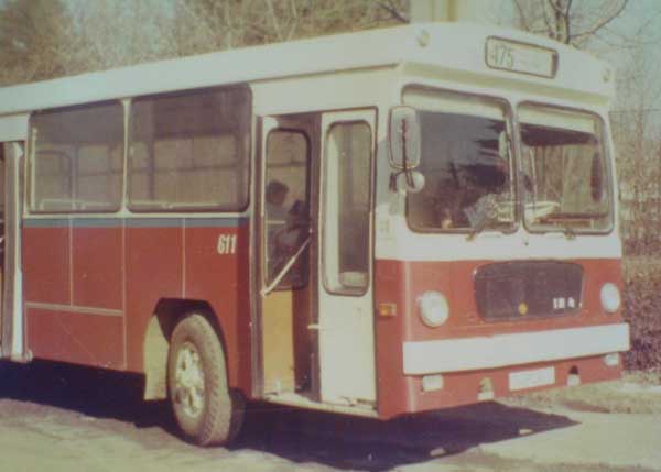 Autobuz Ikarus IK-4 - design foarte simplist