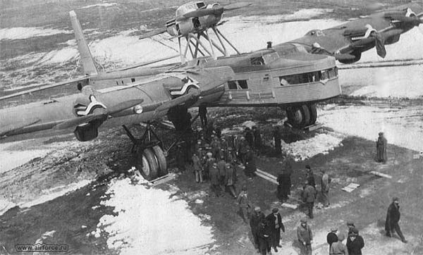 Dispunerea motoarelor pe avionul Tupolev ANT-20 Maxim Gorky